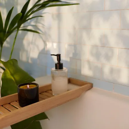 Alojamento de Acomodação e Pequeno-almoço Alma Art Dobrovo